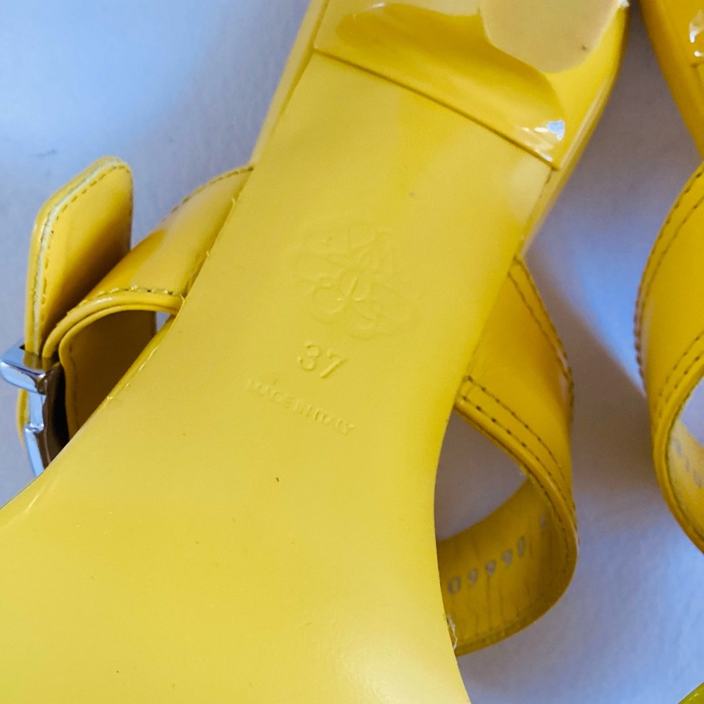 Alexander McQueen Leather Slides in Pop Yellow
Silver Buckle Heel Sandals 7 - Picture 8 of 12